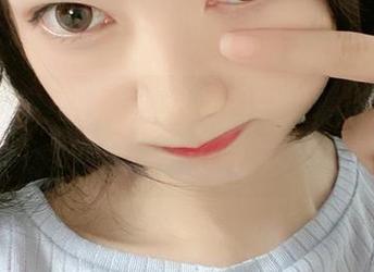 51酱的肉丝眼镜娘，美图中无意流露的小违和感，好神奇。