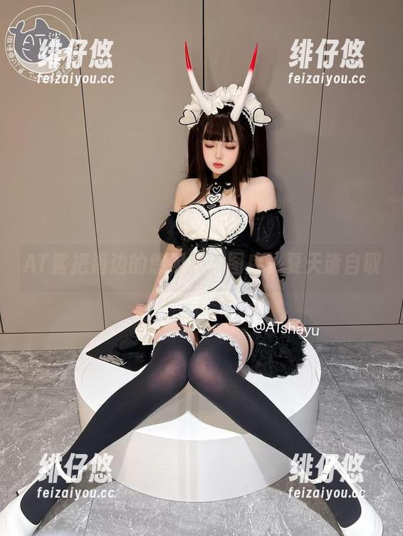 AT鲨把海边的悠闲收入图库，夏天请自取