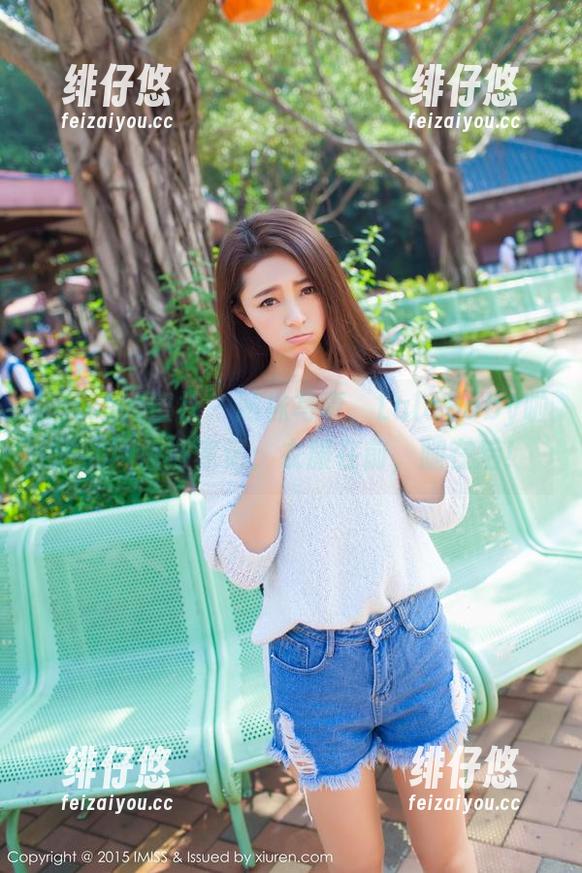 IMiss爱蜜社 - 网袜写真，LalaBaby啦啦的网盘搬家记：衣服在前，腿在后！
