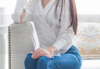 IMiss爱蜜社 – 莉莉Lily夏天美图再更新，果然‘炎热’在她身上成了另一种滋味。