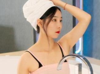 Ligui丽柜 – 妖妖，一场莲浴下的私拍冰肌之旅！
