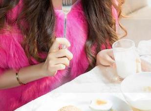 MiStar魅妍社 – 腰线完美的小蕾蕾和那条牛仔裤，美图一大堆，推下去不就好了！