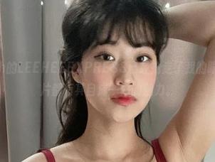 Myung Ah的LEEHEEEXPRESS已经抢走了我的眼球，每张图片都有其自成一体的魅力。