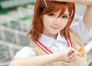 Sally Dorasnow带你看定制荒井衣，难道不是在调戏我们的审美标准？