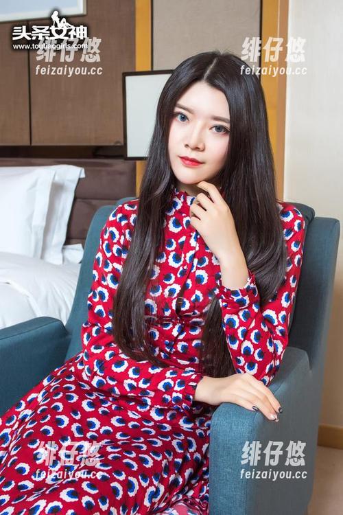 TouTiao头条女神-曲佑熙 TouTiao头条女神 - 曲佑熙:原图里的腿值一万!我这辈子都不值得一提的腿…