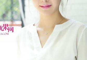 UGirls尤果网 – 天台上的李思宁：精选图片里我们找乐子！