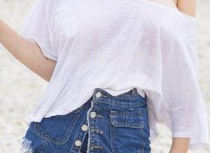 UGirls尤果网 – 拿着高清相机，田慕儿开启了自己的内衣高清合集——你敢看吗？