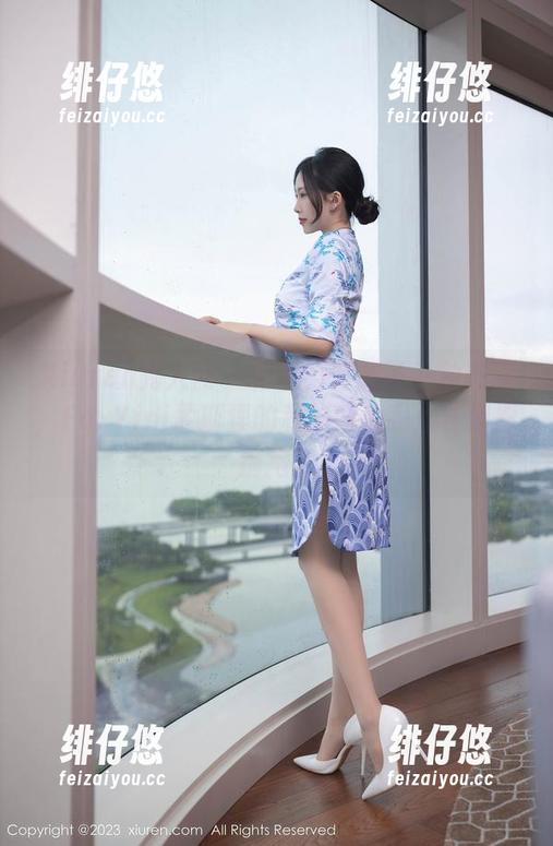 Xiuren秀人网 - 把礼服穿成了一种态度，FoxYini孟狐狸的私拍图包我心甘情愿拥抱。