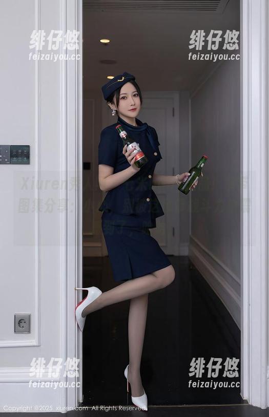 Xiuren秀人网 - 七米baby出品！吊带图集分享：小心，别被这吊带战斗力给震撼到了，哈哈！