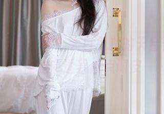 Xiuren秀人网 – 大白兔吖的天台作品，福利中透着点点调皮