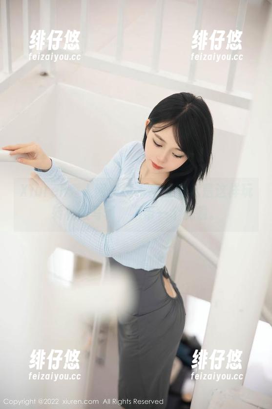 Xiuren秀人网 - 看，宝宝甜就是这样玩转礼服写真，不带一个滤镜。