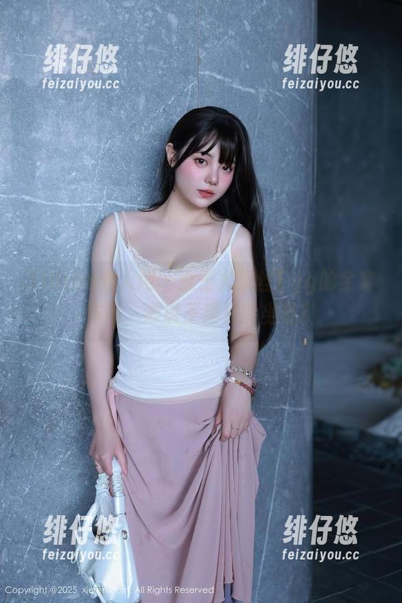 Xiuren秀人网-尤妮丝Egg Xiuren秀人网 - 女王尤妮丝Egg的全套作品,谁说王座只能坐着?