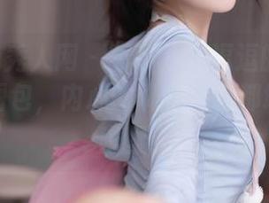 Xiuren秀人网 – 看了是小逗逗的公开全套白裙图包，内心的叽叽喳喳都堵在了喉咙里！