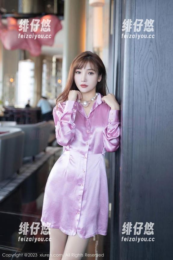 Xiuren秀人网 - 李可儿的免费图册：学姐的‘有没有学长的抱抱’指南