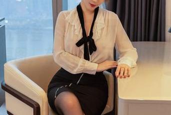 YouMi尤蜜荟 – 让人忍不住想收藏的心妍小公主原图，有棉袜的元素，下载就够了！