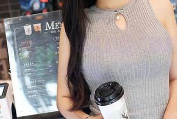 尤蜜荟新出套图：恋人们的“妙趣横生”大放送！小猫和小狗的爱恋都自愧不如。