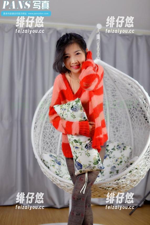 pans - 听说小颖的美腿写真集又更新了，高清得让人想点开看看。