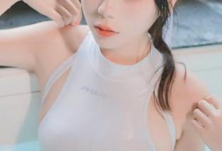 剧情太有趣，usejan蓝蓝的免费图册让人意犹未尽！