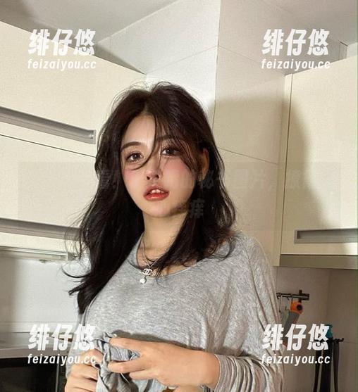 微密圈 - 看！于芷晴的秘书图片，撩得我心痒痒