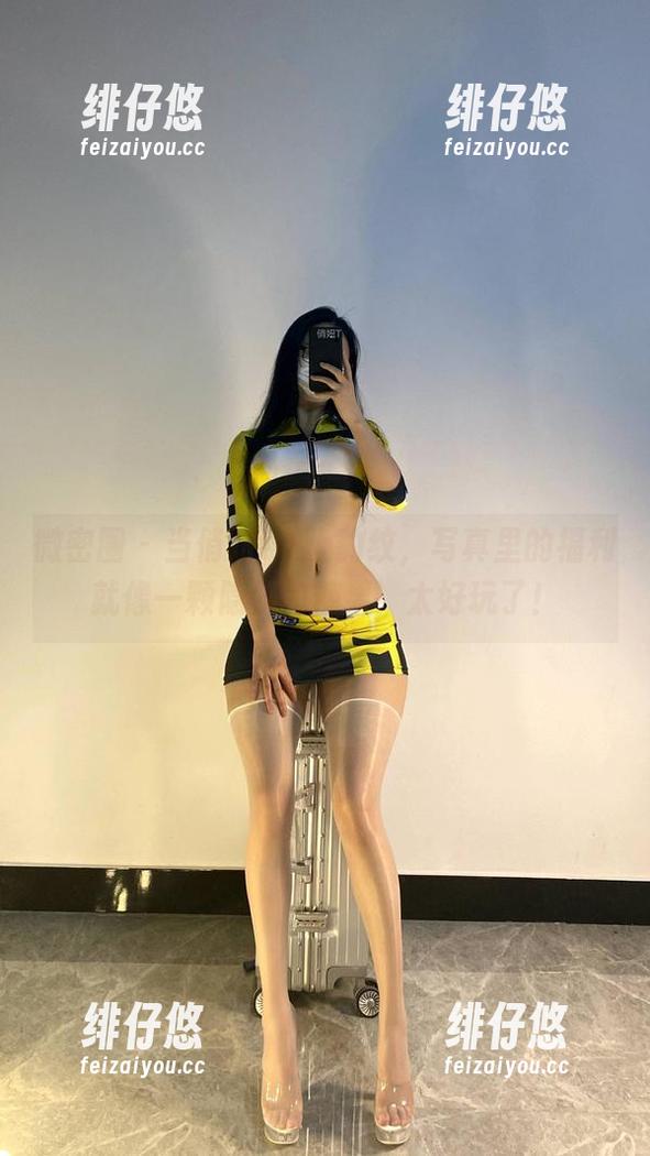 微密圈 - 当俏妞t遇上豹纹，写真里的福利就像一颗隐秘的糖果，太好玩了！