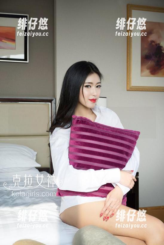 克拉女神 - YOYO女孩写真：原图里的她，肆意的青春气息，果然嘴馋…