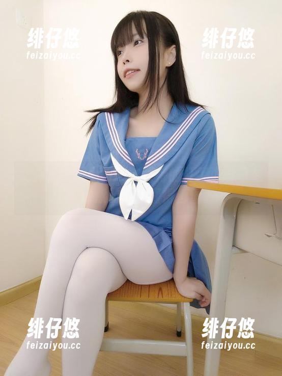 女仆套图：十万珍吱伏特的打工人设可是很耐撩的啊，懂得都懂。