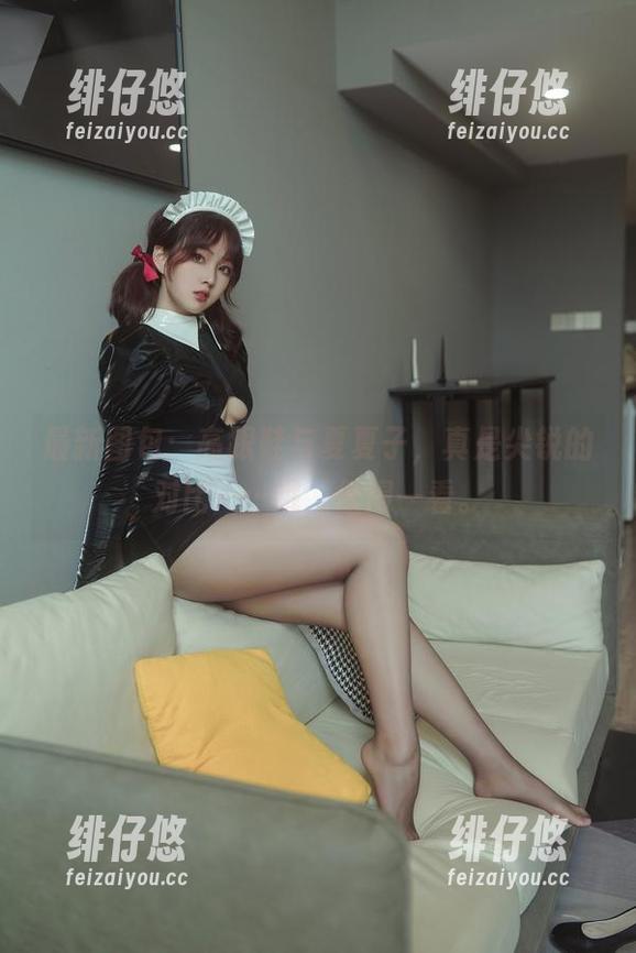 最新图包：高跟鞋与夏夏子，真是尖锐的对比……哦，值得一看。