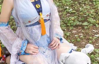 头条女神 – 俞公主的图说黑丝私房，每一张都好像再讲一个新的段子。