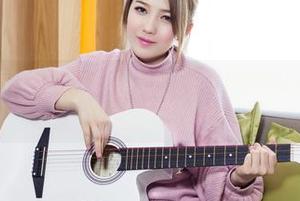 头条女神 – 图片里的琳琳：她是佳人合集里那种让人停下来多看几眼的不正经角色
