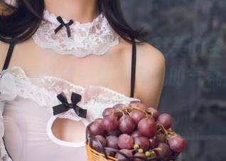 头条女神 – 免费套图：郭美美的空姐制服，那种氛围好像一整架飞机的气氛都来了，哈哈。