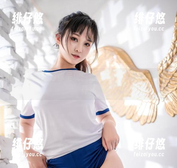 奇行家狗崽为你呈现：浴场里的体操服最新写真集
