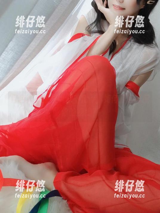 红色体操服的小仓千代w，如何轻松掳获你的视线？