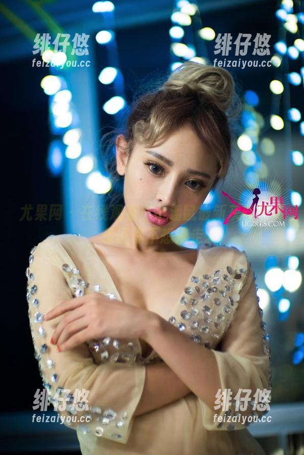 尤果网 - 在线观看！小潘鼠最新灰丝图库，保证你不想滑走。