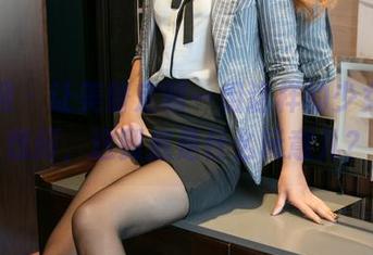 尤果网 – 让美替定制一组这样的少女，我想问，这到底是什么玩意儿？