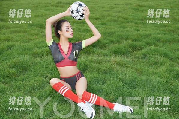 尤蜜荟 - 在小楼里的定制写真，费若拉把春风玩得淋漓尽致！