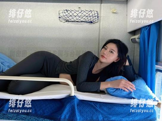微密圈 - 就是阿朱啊与台球的美妙图包，难道是对“打球”的另类理解？