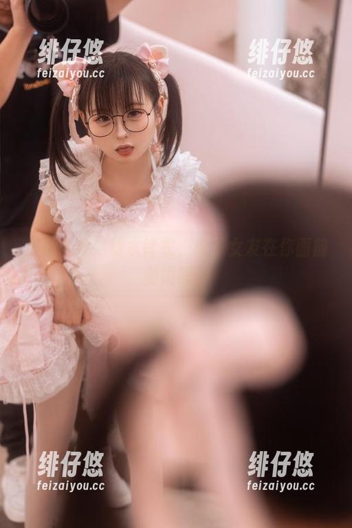 作品合集：幼水铃衣，电子女友在你面前抛媚眼。