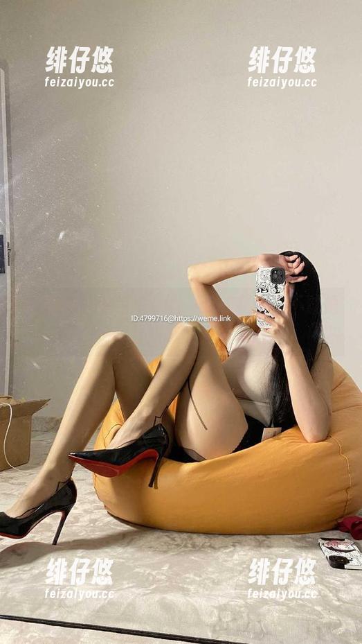 微密圈 - 徐绾绾yyyy的连衣裙，不过是我东看西瞧全套写真吧