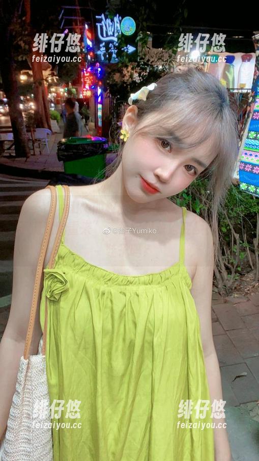 御子Yumiko的校园写真集：她说“一张不满意就重来”，你能想象她变换了几次鞋子吗？