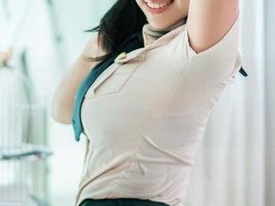 推女郎 – 在线见证：吻熙在白衬衫里和自己对话，高清视角很“白”，很可爱～