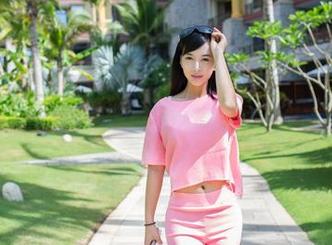推女郎 – 当李丽莎遇上粉色，图片里的显现让人想～