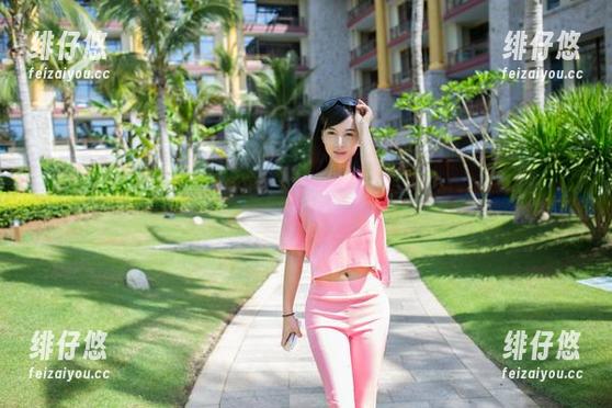 推女郎 - 当李丽莎遇上粉色，图片里的显现让人想～