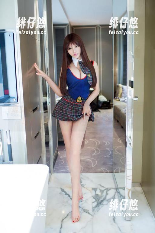 推女郎 - 秘书角色play？王馨瑶的最新写真图包让人忍不住想多看几眼。