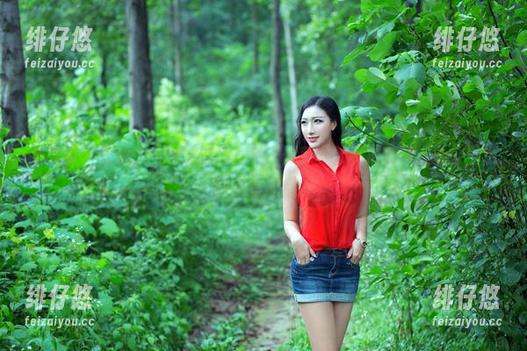 推女郎 - 谭冰：当秘书的另一种“风范”，私拍套图，办公室也能很有趣哦～