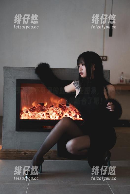 分享柒柒不可爱的魅魔出差图集，cue到我的心思，太会挑场合了吧！