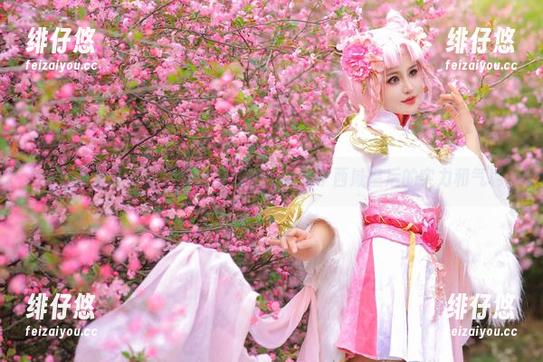 这个全套作品让桃暖酱看起来好像有了西域皇后的实力和气场