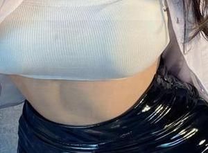 微密圈 – 桃沢樱呀的这组“肉丝”写真，图集无敌到不行，偷瞄就好，别被人发现了！