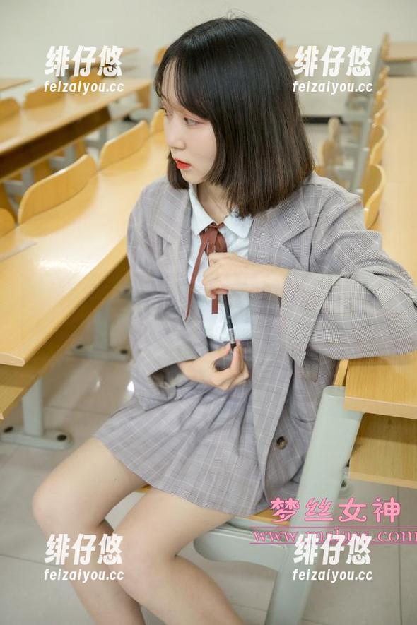 梦丝女神 - 原图甩出刘诺的全套护士形象，你能猜到她在哪里找的灵感吗？