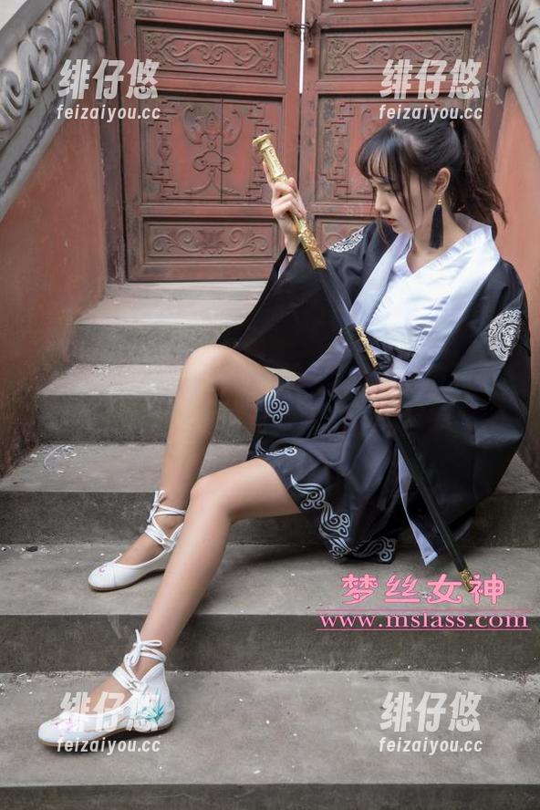 梦丝女神 - 蓝色仙女的玥玥，来一波无圣光、好货图包，先别走啊！