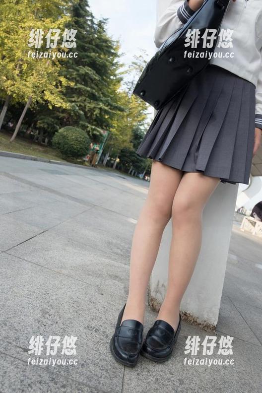 森萝财团 - 最新写真集：媛媛穿上护士服，总觉得每一个角落都透露着别样的气息。